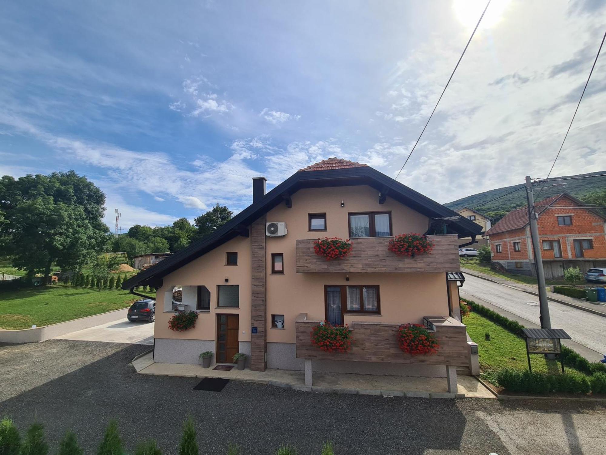 Woodland Hotel Korenica Exterior photo